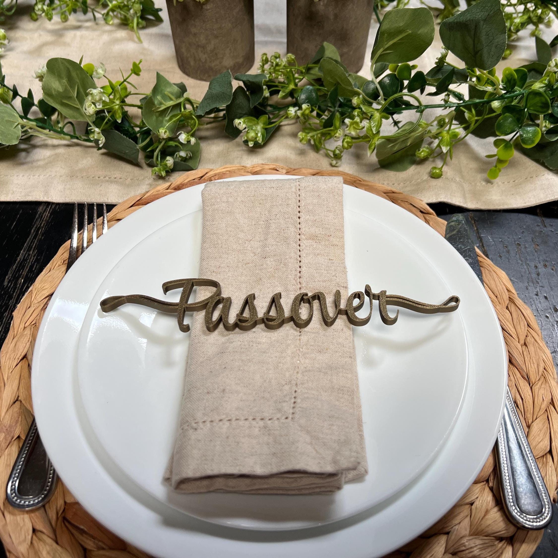 Passover Plate and Table Decor