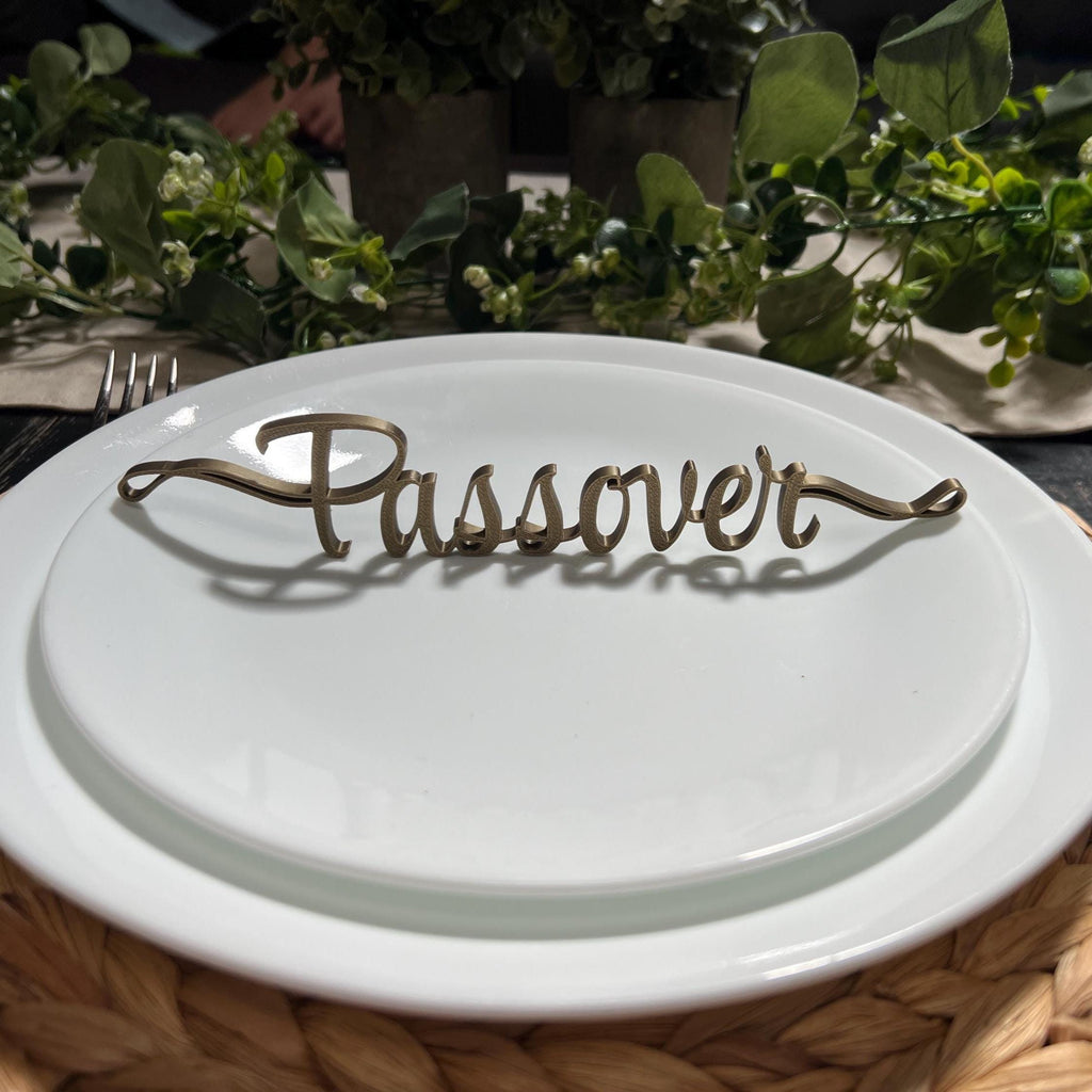 Passover Plate and Table Decor